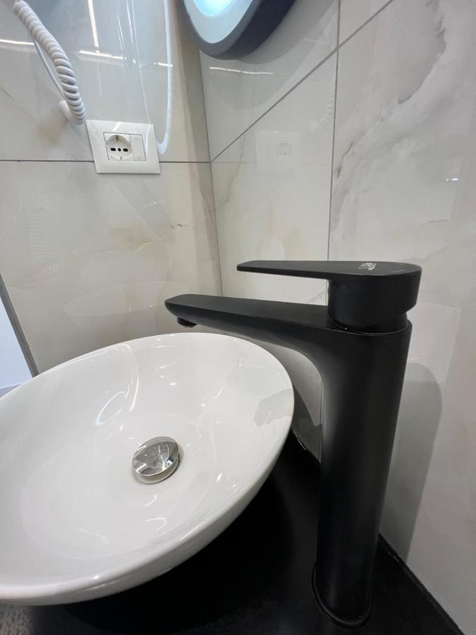 Stonevilla Buta 3* Himara