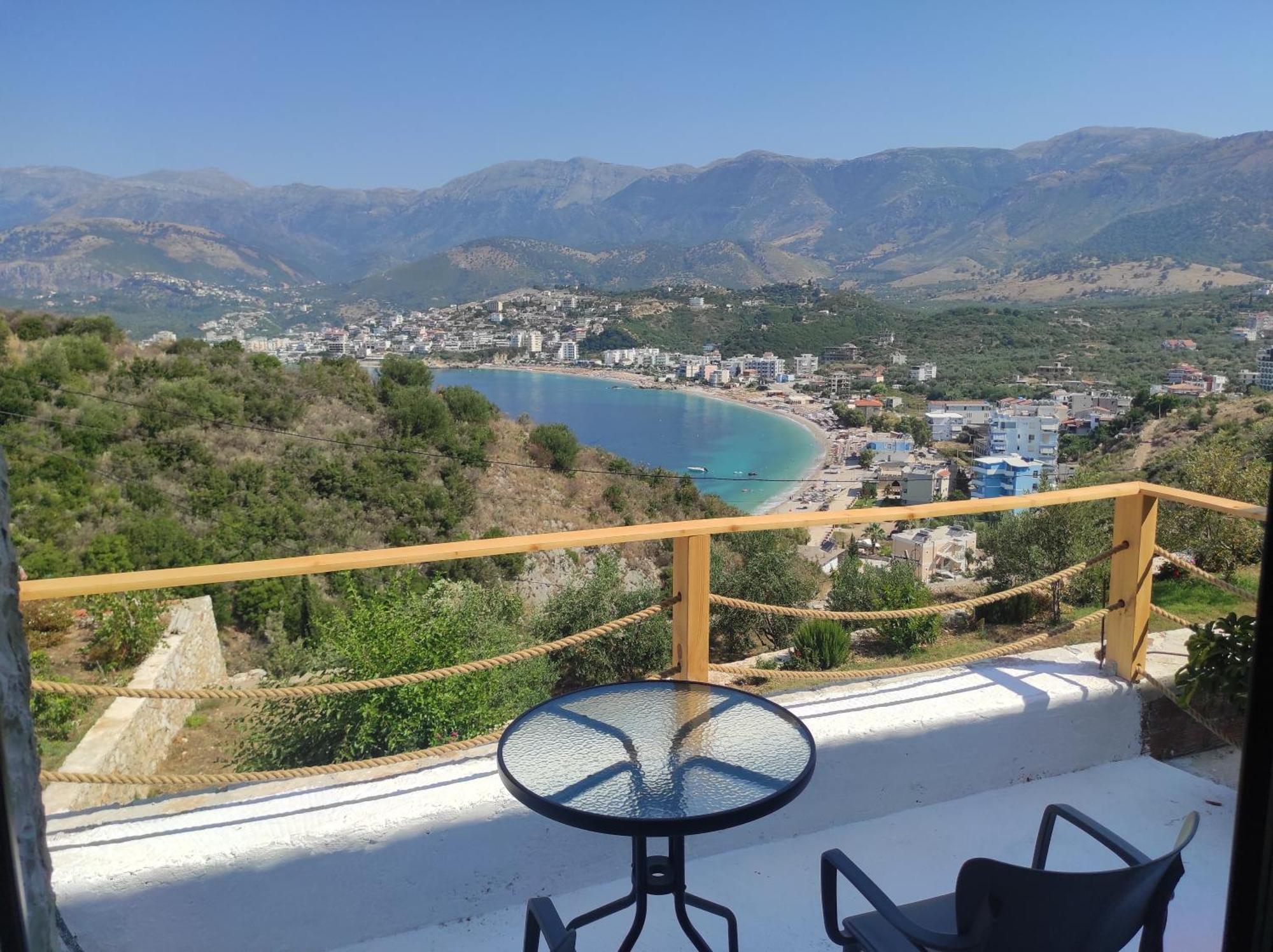 Stonevilla Buta 3* Himare