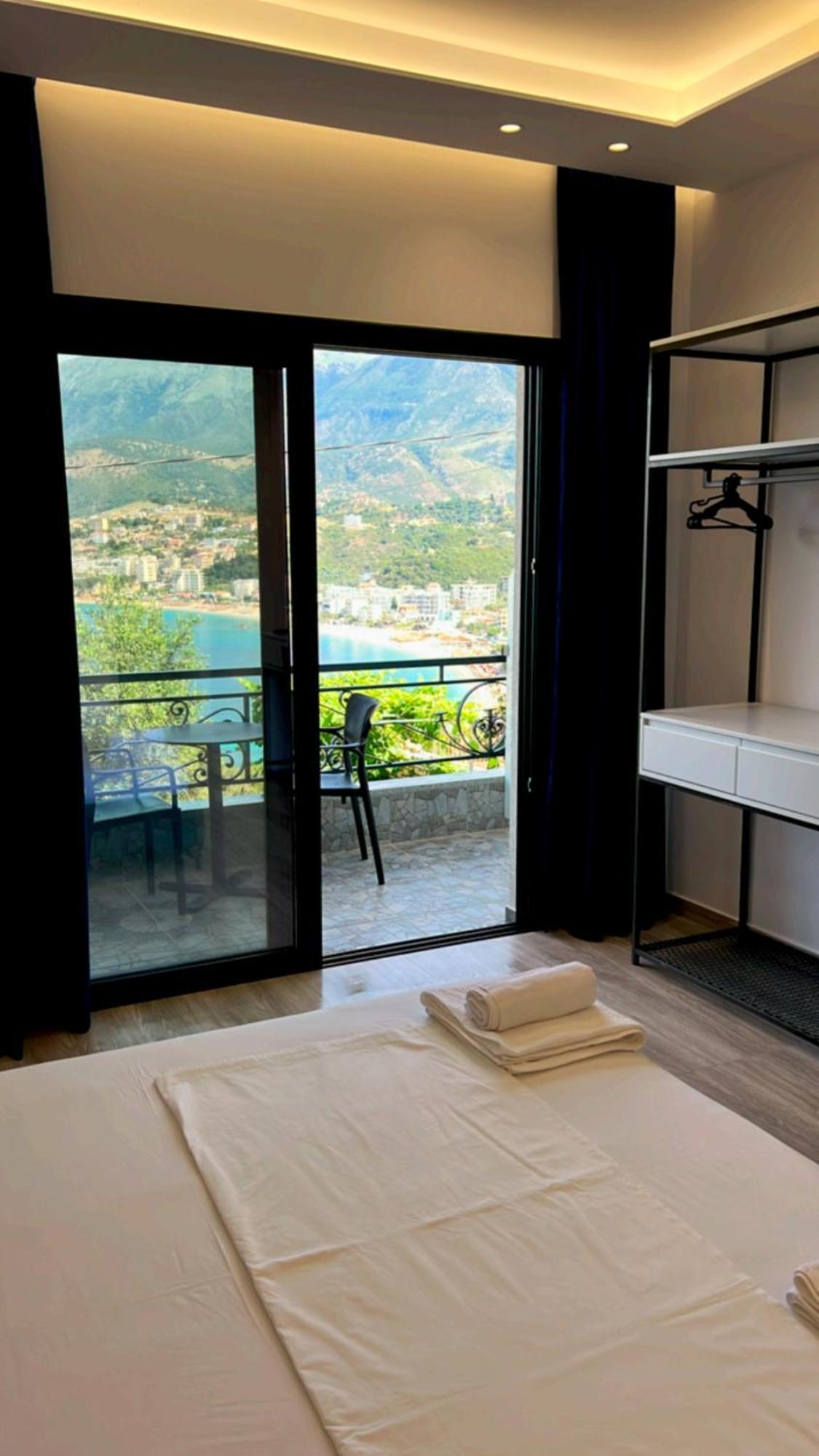 Stonevilla Buta 3* Himara
