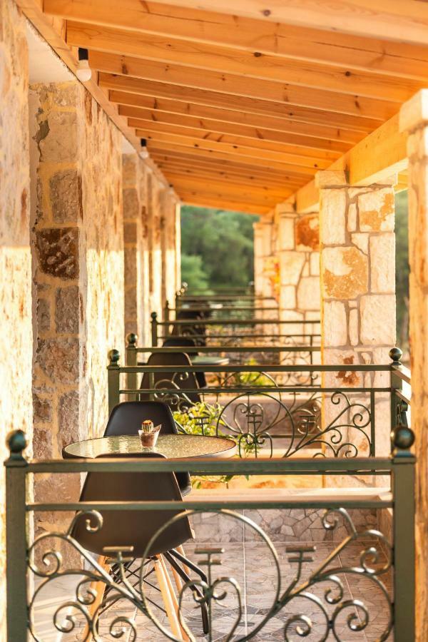 Hotel Stonevilla Buta